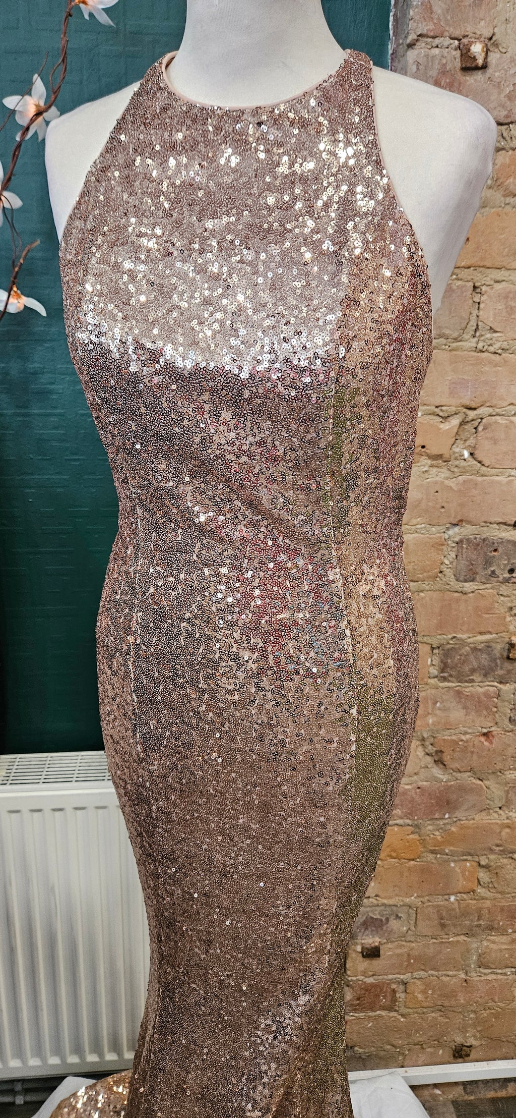 Bnwt quiz sparkly sequin gold backless bow back occassion dress size 6 rrp £99